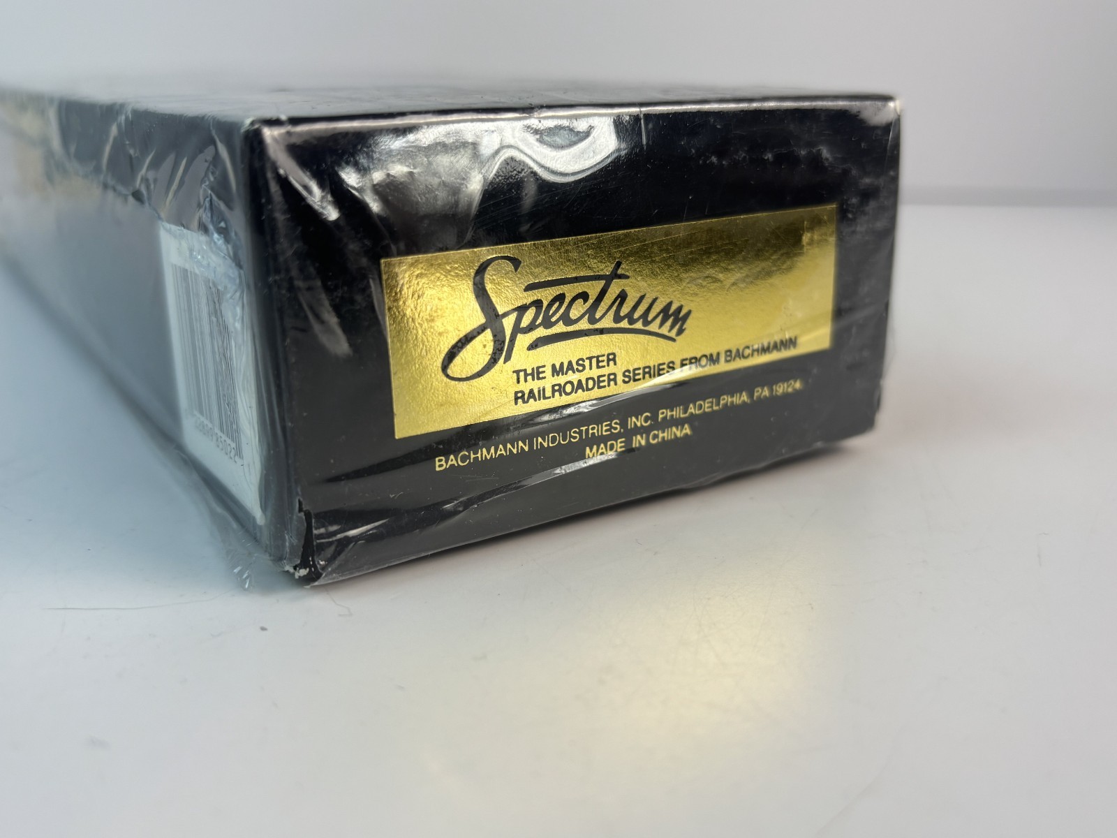 Bachmann Spectrum GE Dash 8‑40C Diesel Locomotive C&NW 8507 HO Item 85022 LNIB