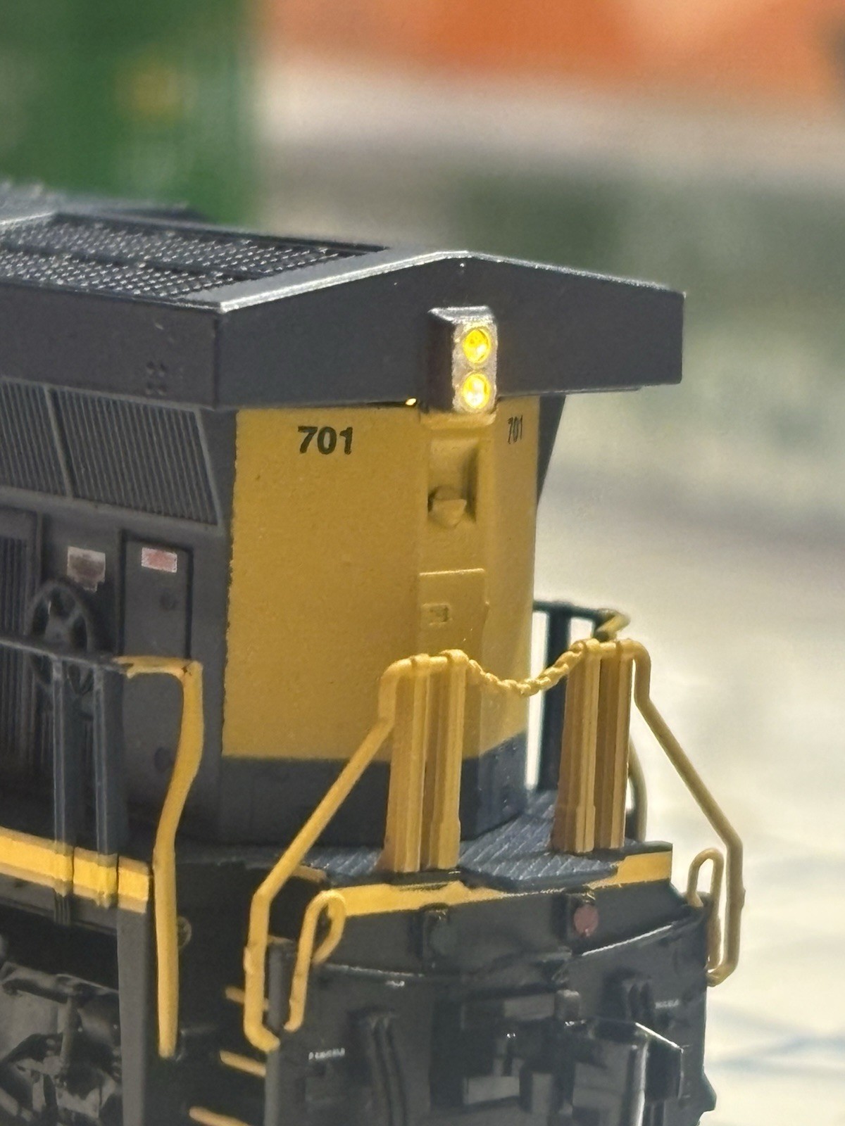 Fox Valley Models N Scale CSX ES44AC Locomotive W/dcc