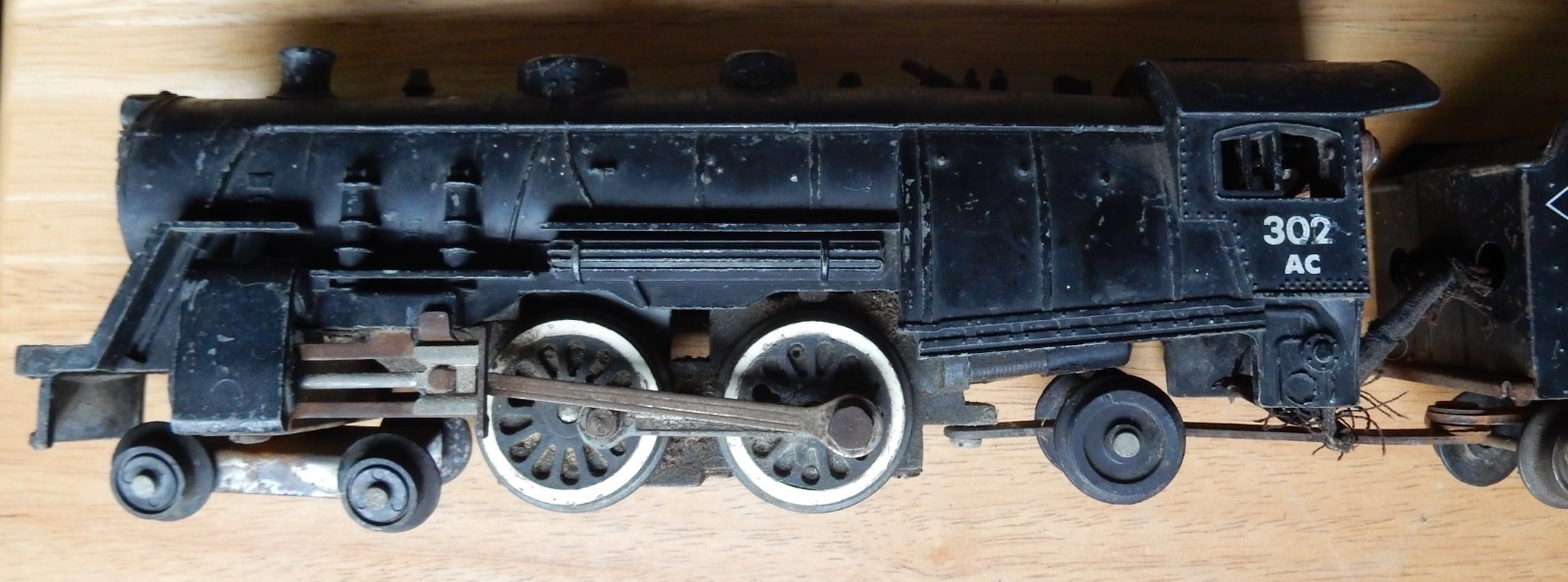 Vintage Am. Flyer 302 AC Steam Locomotive and Tender – Untested, For Parts