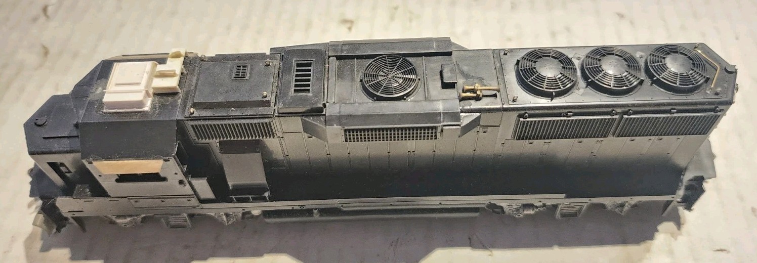 Athearn HO Scale GP60 Diesel Engine UNDECORATED
