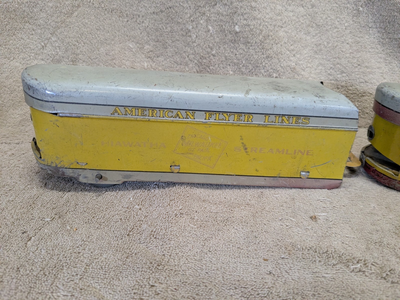 American Flyer Prewar Hiawatha Streamliner Lot of 4 Untested Yellow Gray