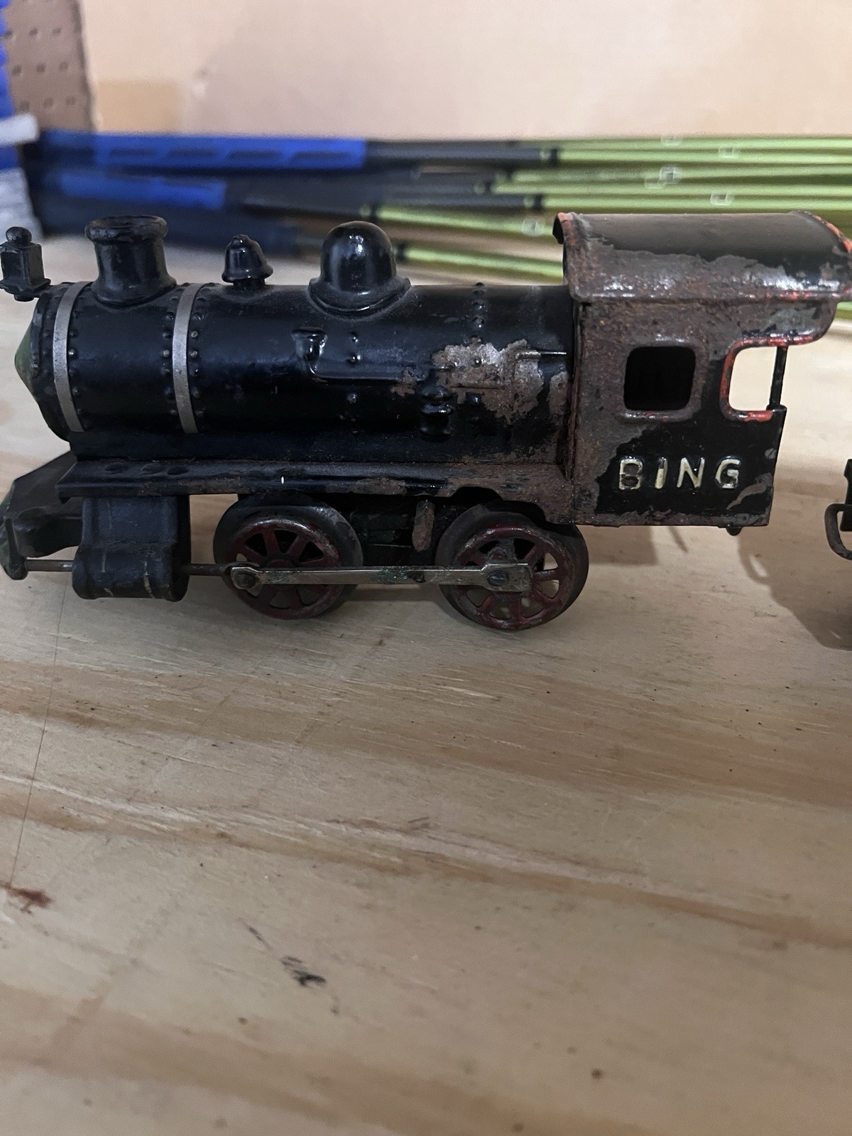 Vintage Bing Windup Locomotive And Cart / Stamped 4014 KT