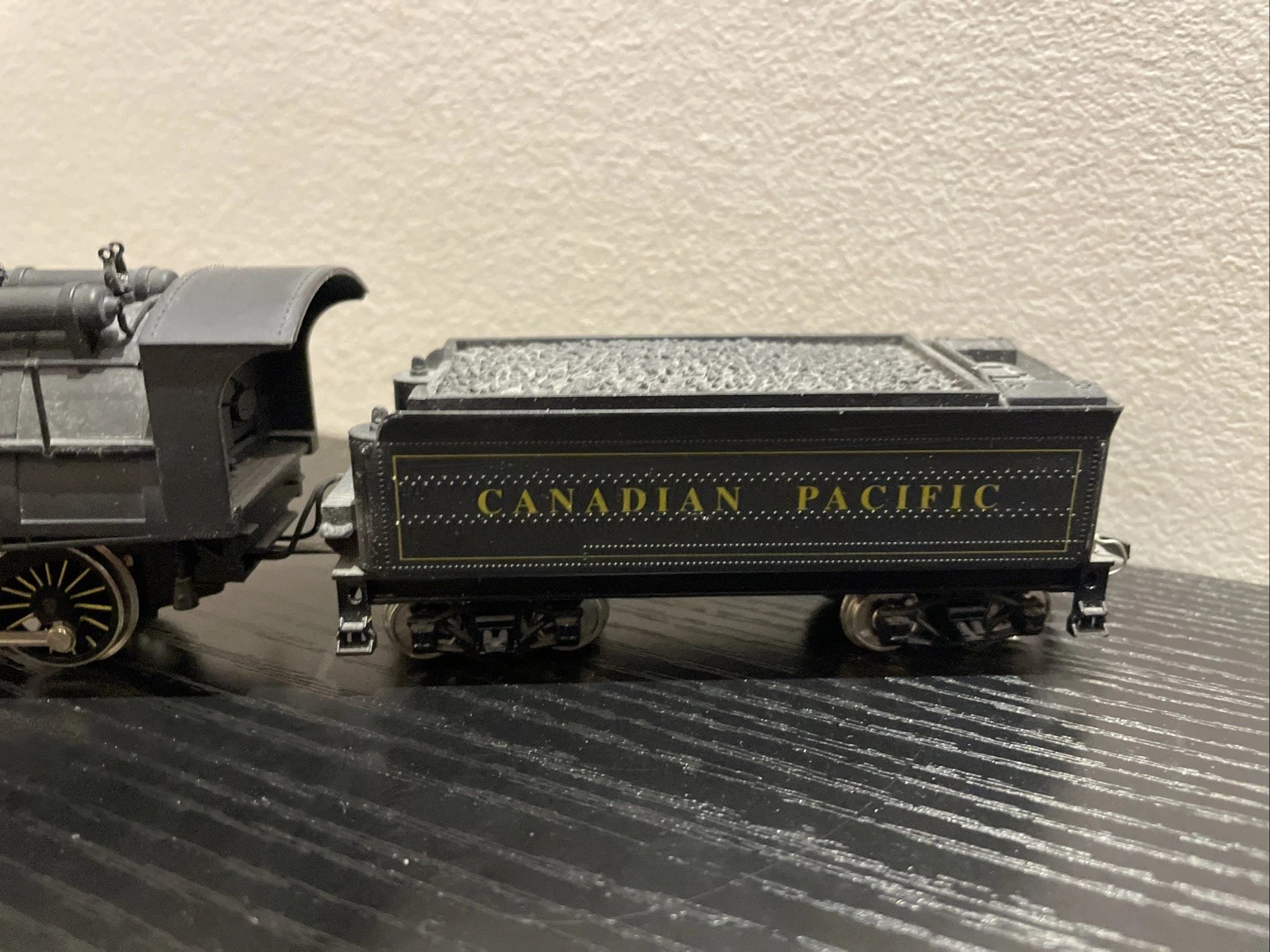 Mehano HO Canadian Pacific 2-6-0 Mogul Steam Locomotive w/ Tender Light – VIDEO