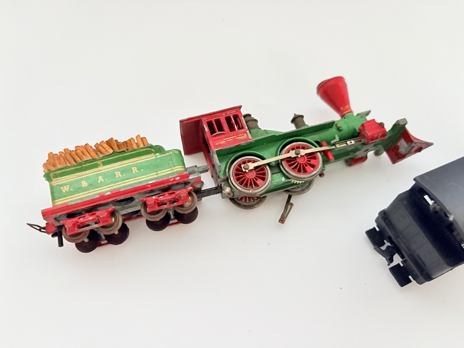 Mantua Tyco HO Scale General 3960 Locomotive w/ Tender & Life Like Locomotive