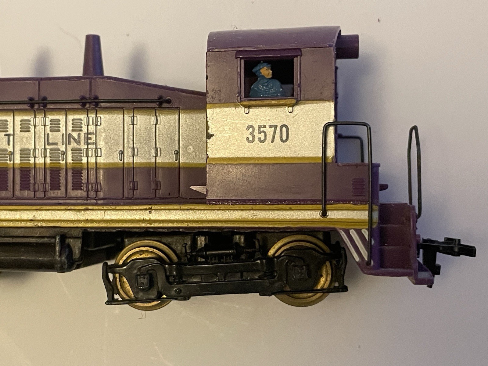 Vintage Revell HO Atlantic Coast Line #3570 SW7 Diesel SWITCHER Locomotive Works