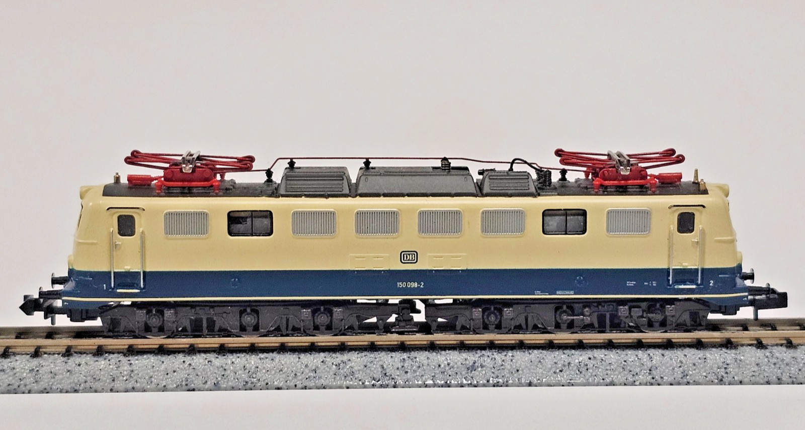 N SCALE ROCO #02163B MODEL GERMAN RAILWAY DIESEL LOCOMOTIVE DB 150 098-2 AUSTRIA