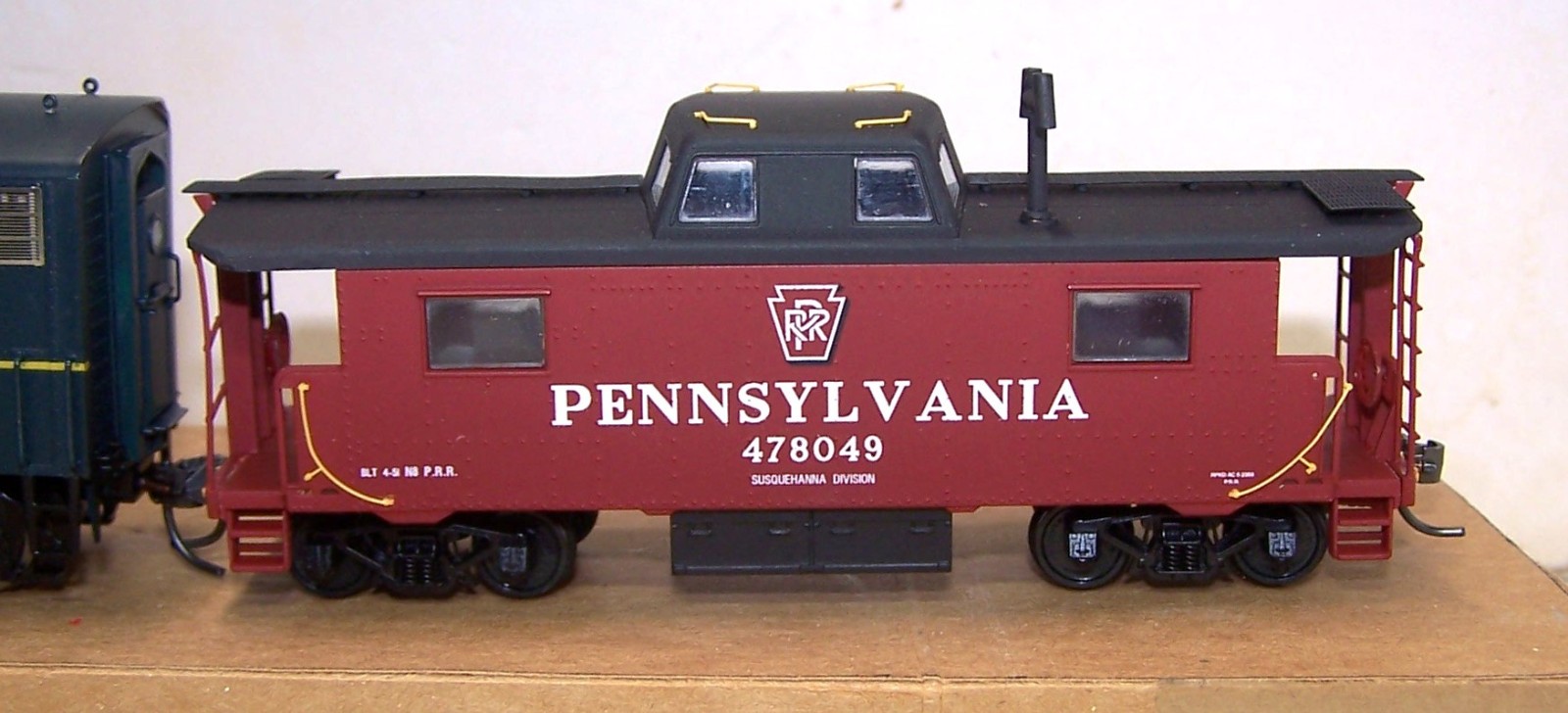 HO INTERMOUNTAIN F7a, F7b, BOWSER CABOOSE 478049, PENNSYLVANIA PRR 9779 DC