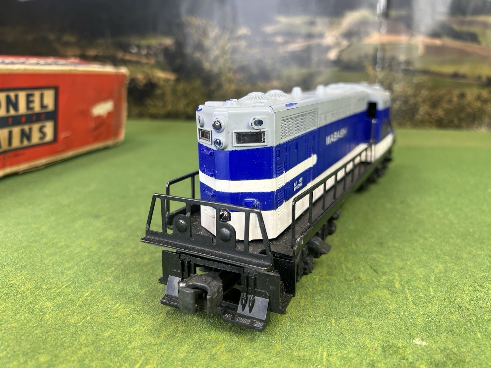 LIONEL POSTWAR 2339 GP-7 DIESEL LOCOMOTIVE WABASH IN EXCELLENT CONDITION OB