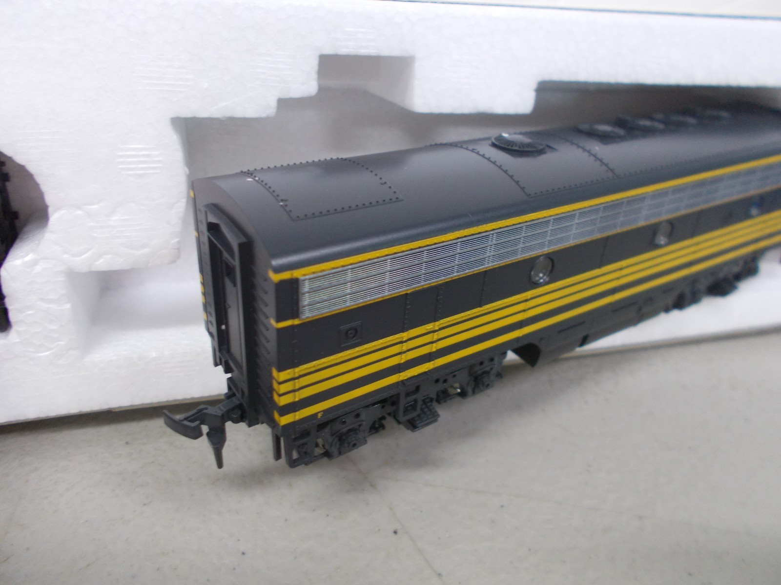 STEWART / KATO # 9191~ RIO GRANDE F7B POWERED LOCOMOTIVE ~NIB~HO SCALE