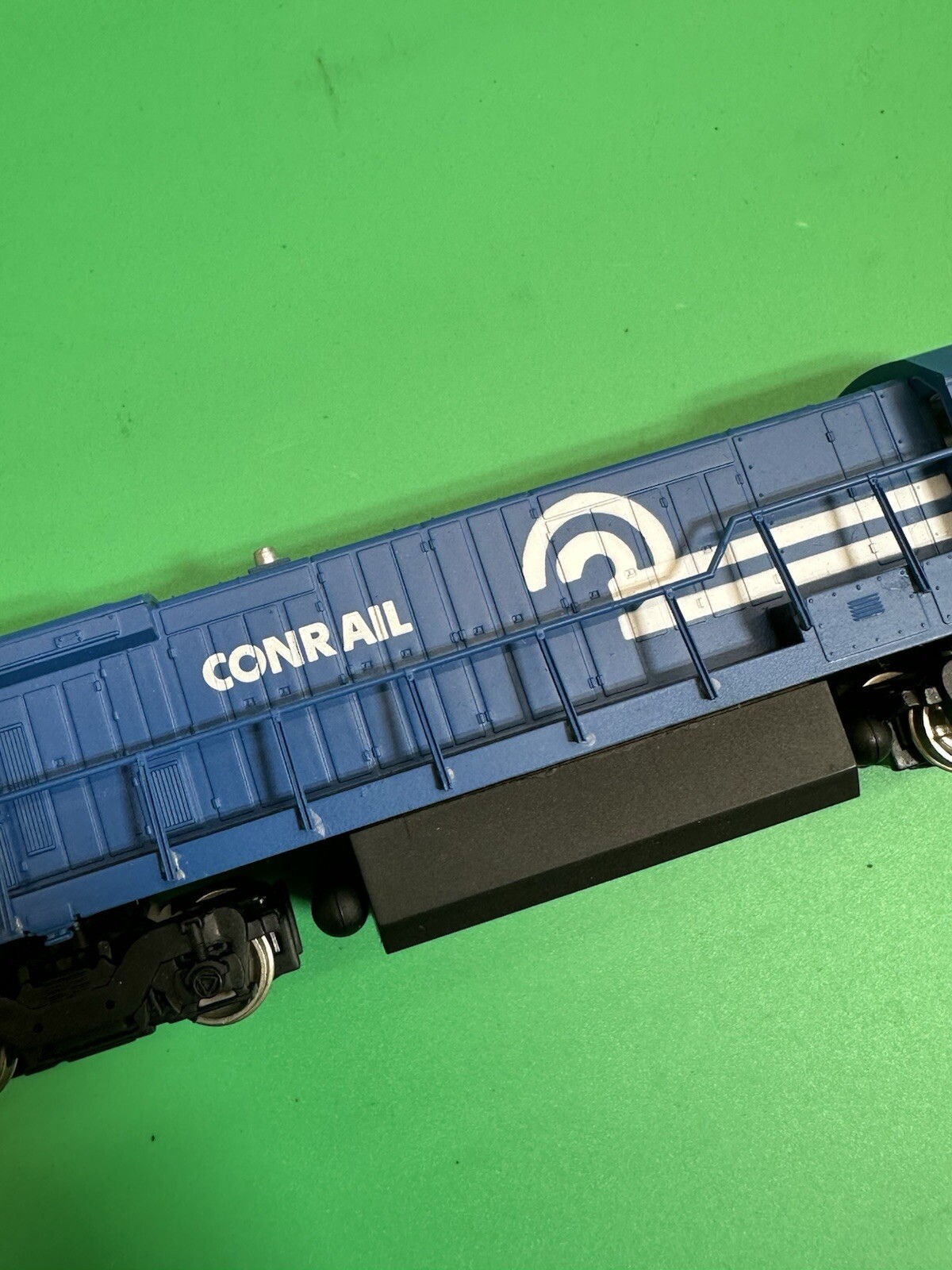 HO SCALE SPECTRUM 85014 DASH 8-4 CONDUCTOR IN BOX