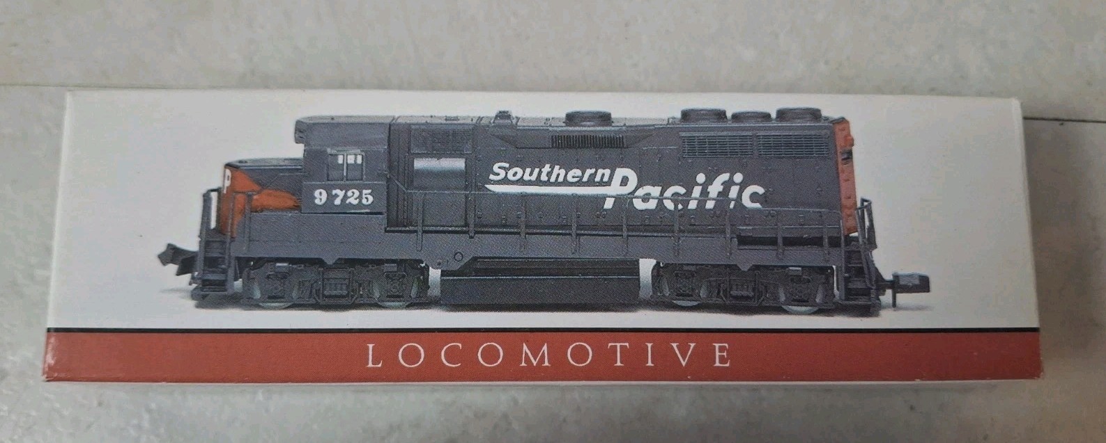 Southern Pacific Locomotive # 9725 Model Train High Speed N Scale Black