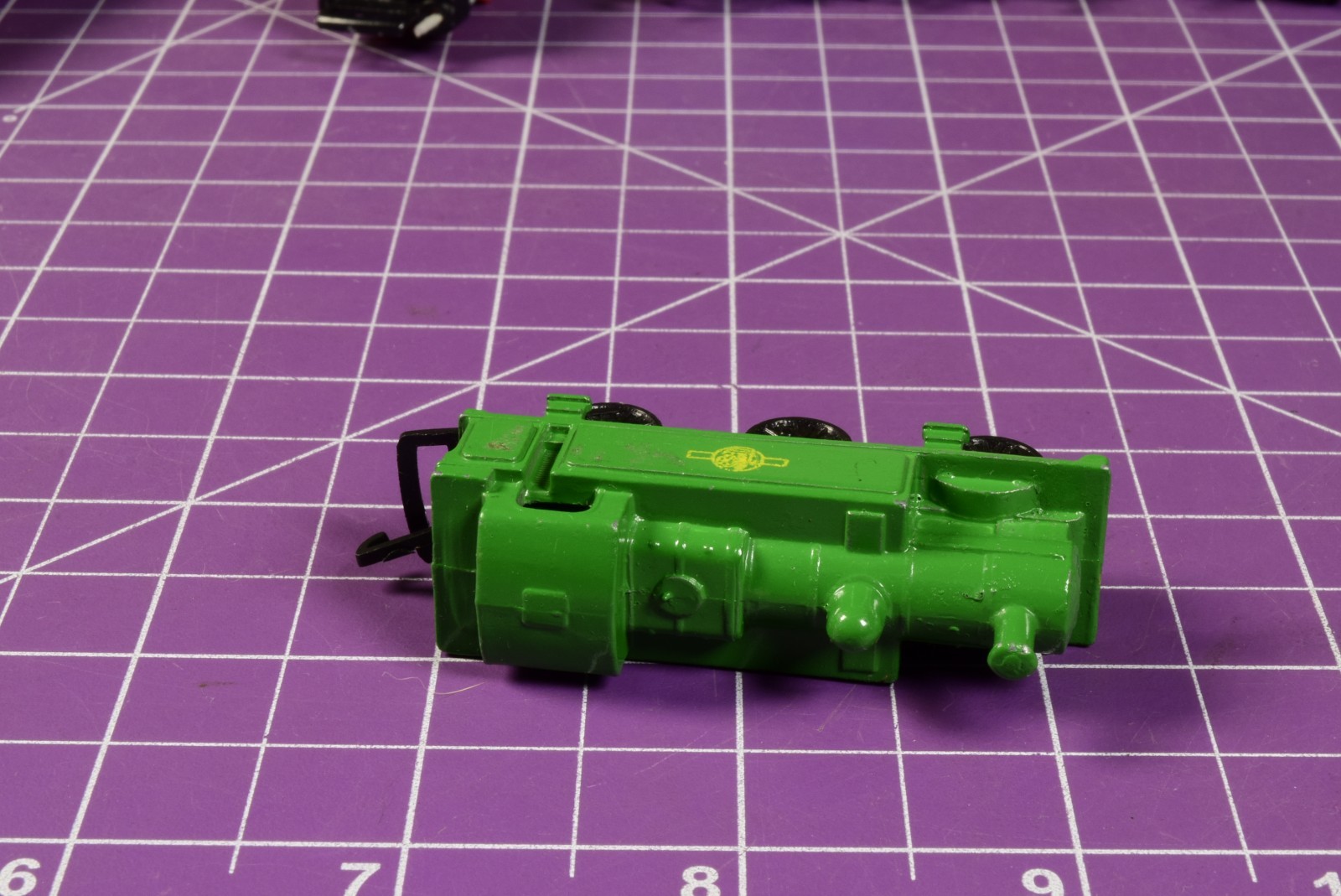 N/OOO SCALE – Lone Star Treble-O-Trains green 0-6-0 Steam Locomotive 1stONE
