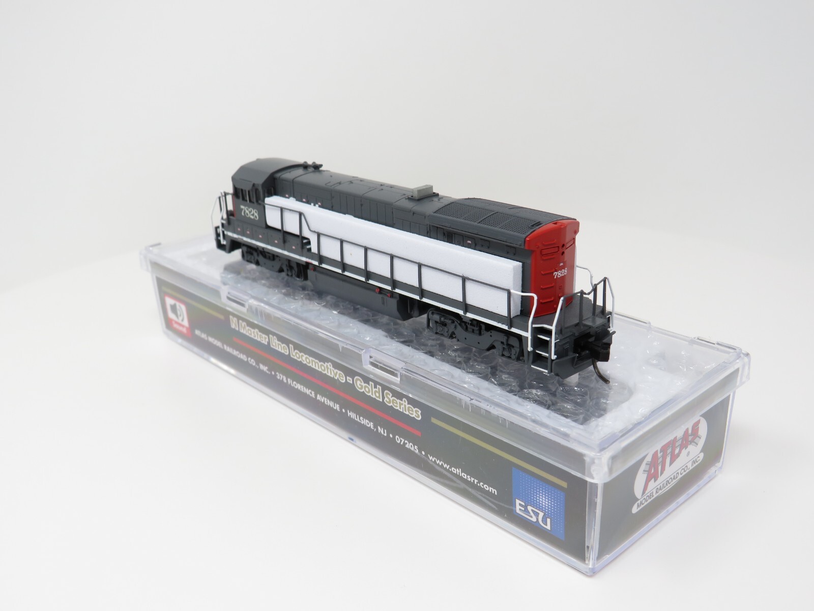 Atlas N 40005470 LokSound DCC Southern Pacific GE B30-7 Diesel Locomotive
