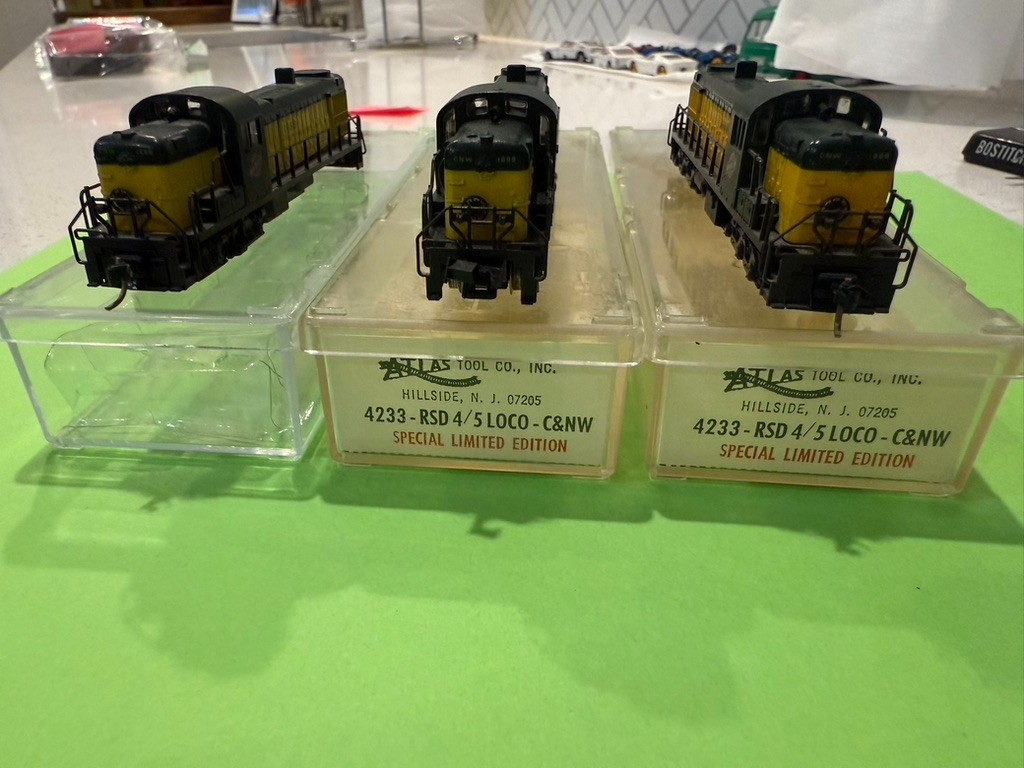 Atlas 4233 RSD 4/5 C&NW special limited edition 6 axle locomot N scale lot of 3