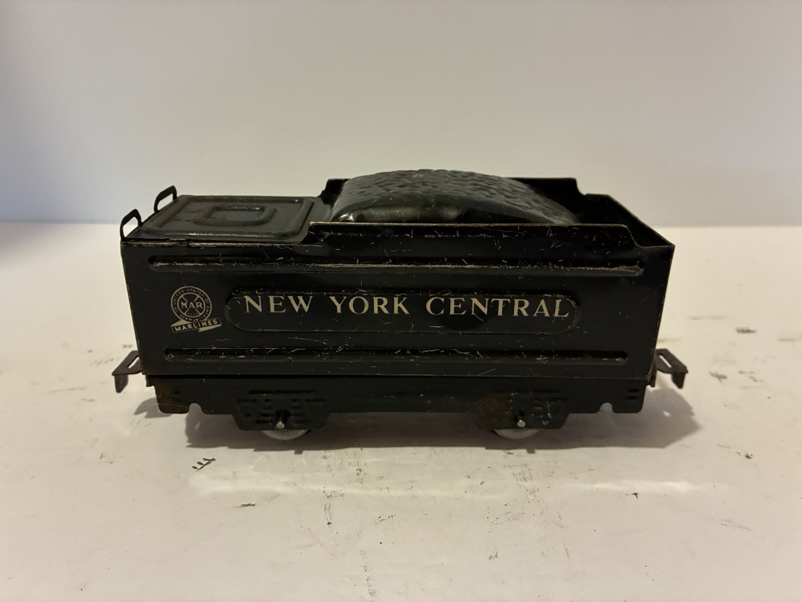 Marx Marlines NYC Locomotive And Tender Tested See Description. Runs good.