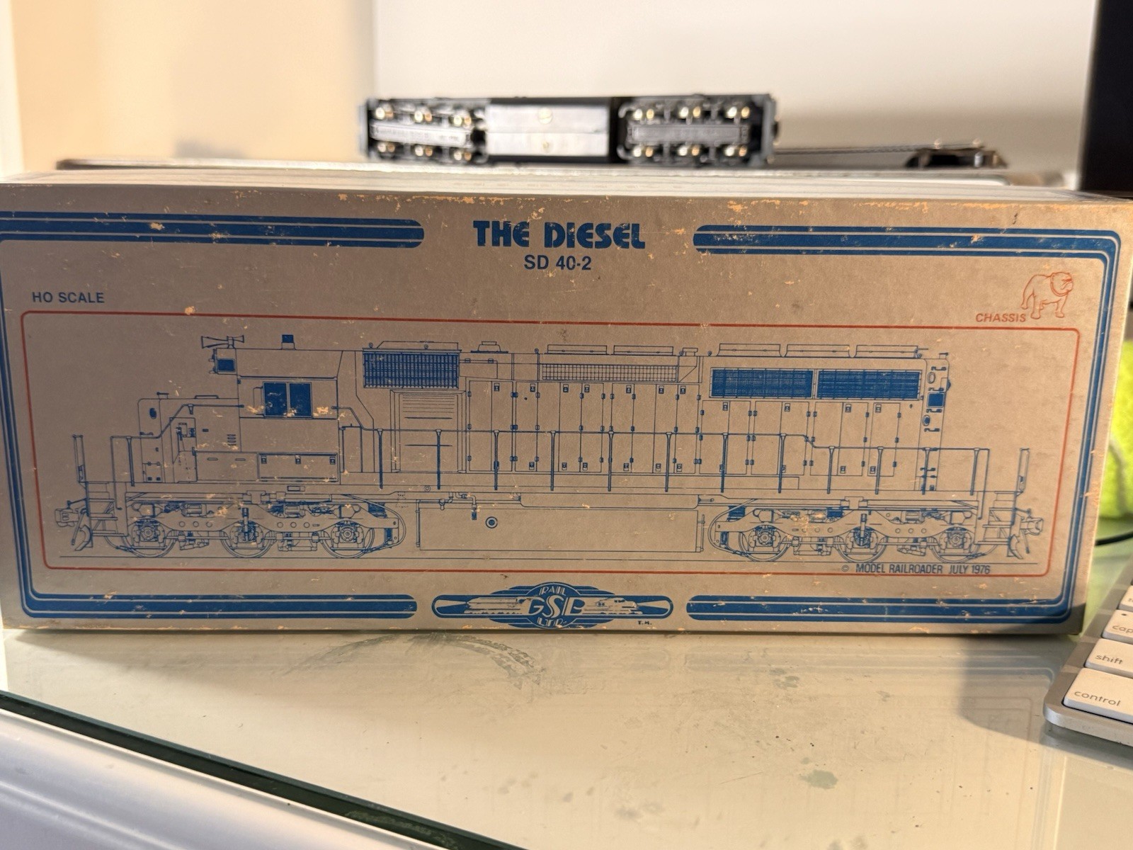 GSB Rail Ltd SD40-2 Seaboard System #3706 Powered HO Scale + 3 Seaboard Cars NEW