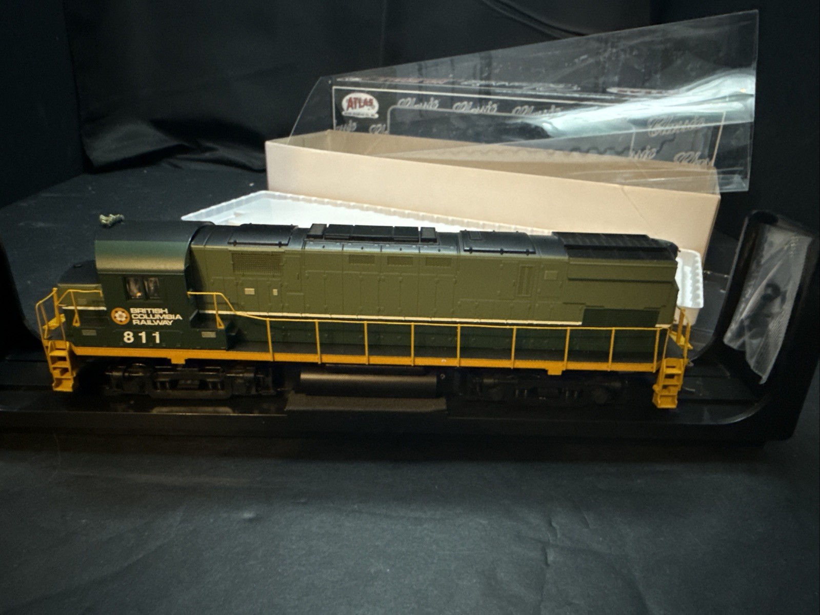 Atlas HO #811 BC Rail British Columbia C425 Diesel Engine Phase 2 10003282