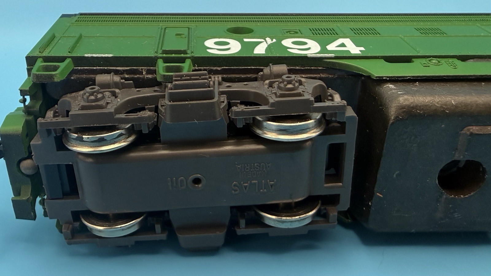 Atlas HO Burlington Northern FP7 9794 Powered Diesel Made in Austria As Is