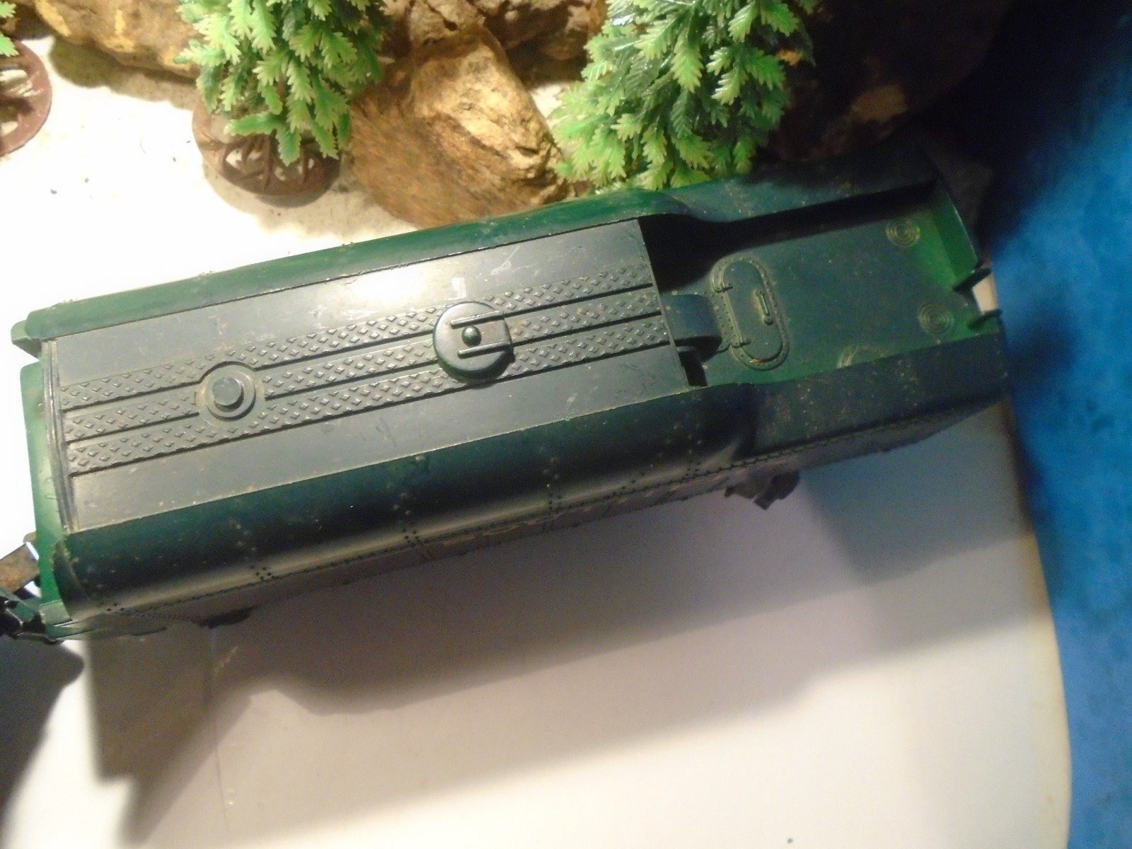 LIONEL 2-4-0 STEAM LOCOMOTIVE No 8302 / SOUTHERN RATTLE TENDER, TESTED 5-164-5