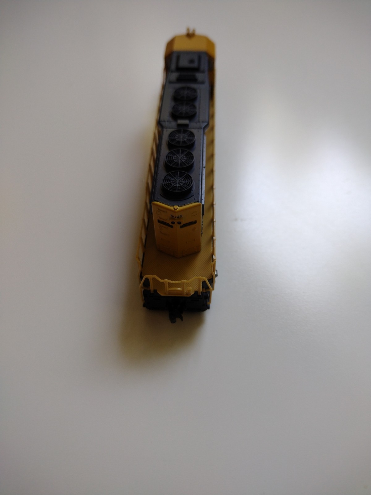 Kato N Scale SF #5026 Santa Fe Locomotive 176-4907 EMD SD40-2 Snoot NOS