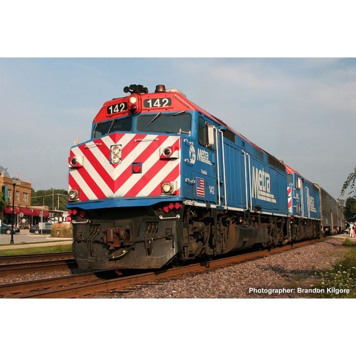 Kato ~ HO Scale ~ EMD F40PH Commuter ~ Chicago Metra #142 ~ DC Version ~ 37-6574