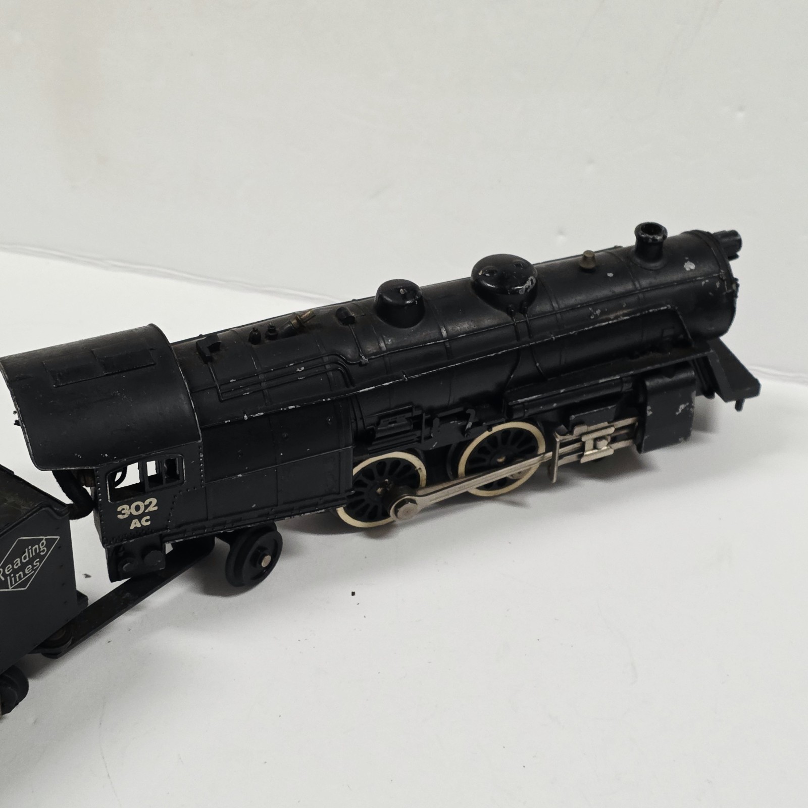 AMERICAN FLYER 302 S-GAUGE STEAM LOCOMOTIVE READING LINES