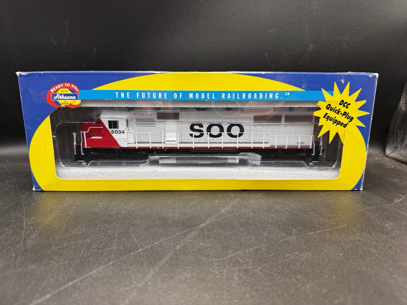 Athearn RTR 6034 Soo Line SD60 Red/White Ho Scale DC/DCC Ready 79863