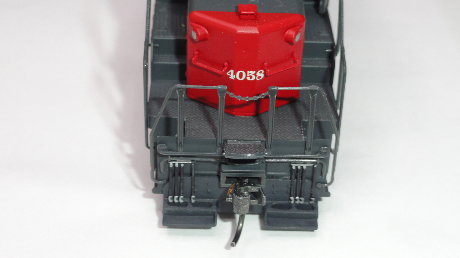 2 X 3D Printed Life Like GP7,GP9 Nose/Back Step Platform, HO