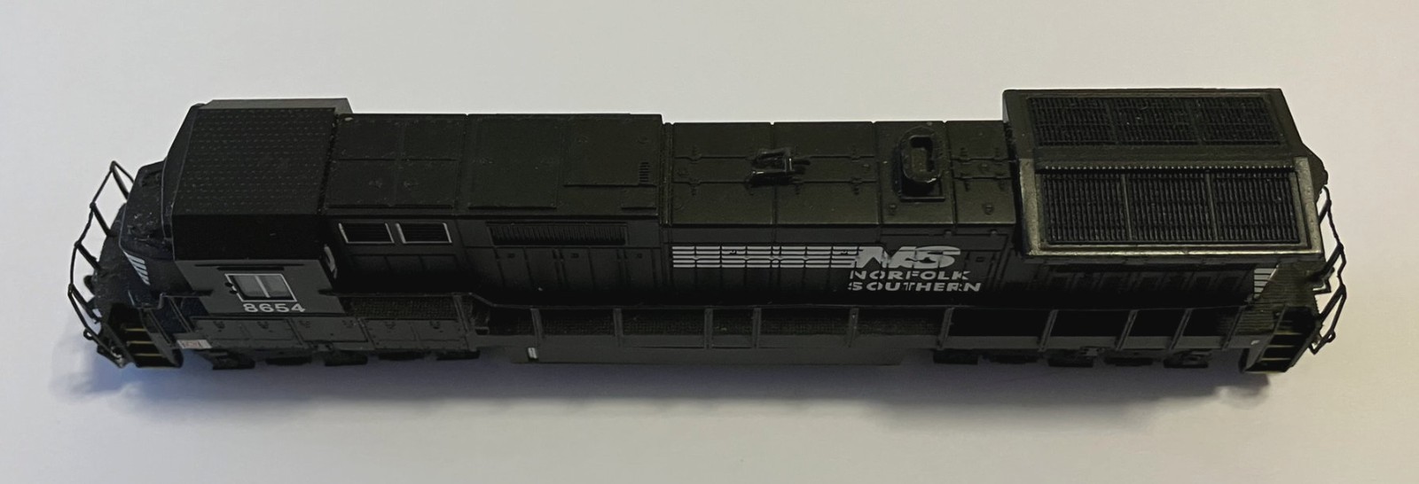 Bachmann Spectrum N-Scale GE Dash 8-40C NS 8654 DC Ready Paper Work Display Case