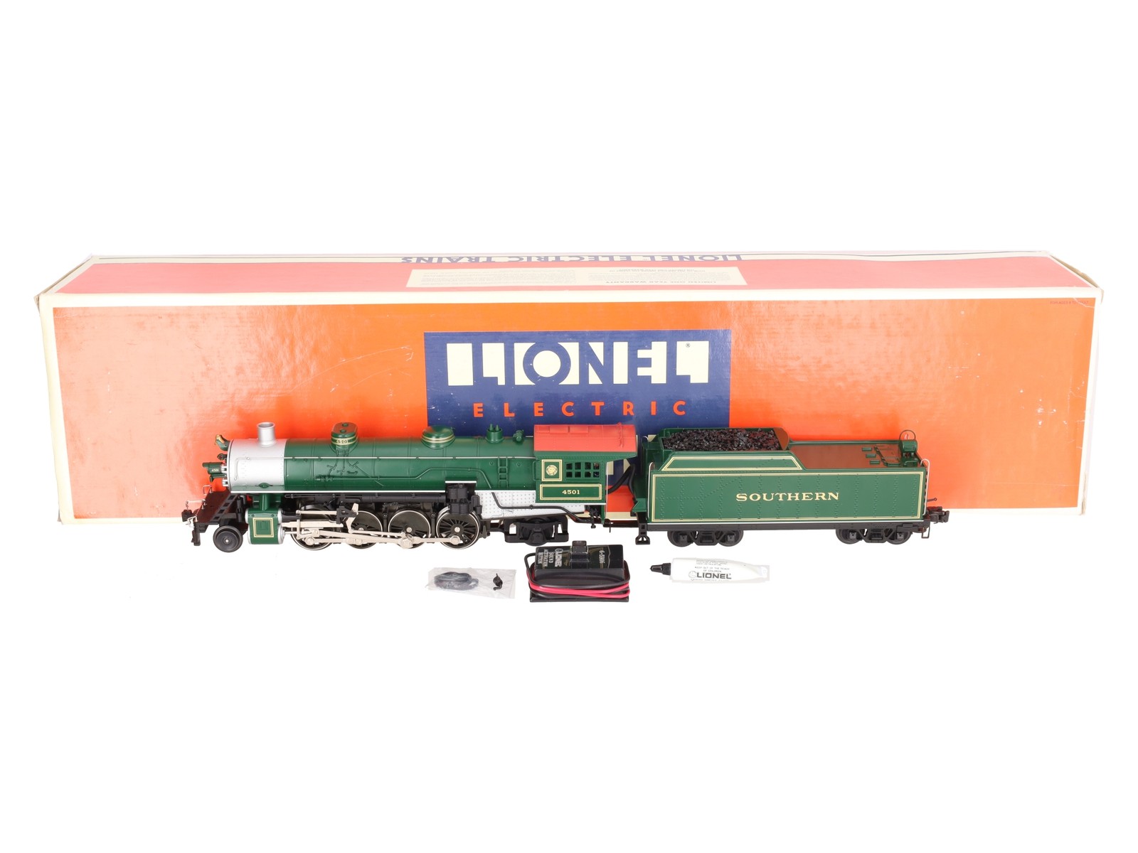 Lionel 6-18018 O Gauge Southern 2-8-2 Mikado Steam Locomotive & Tender #4501 EX
