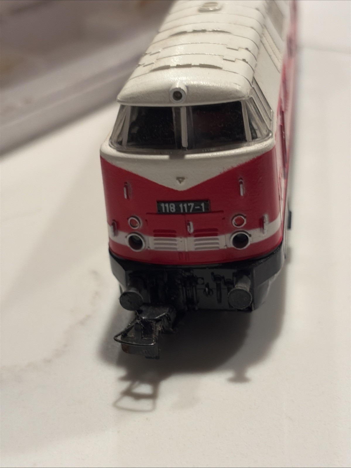 PIKO HO gauge BR 118 Diesel Locomotive in red & white livery