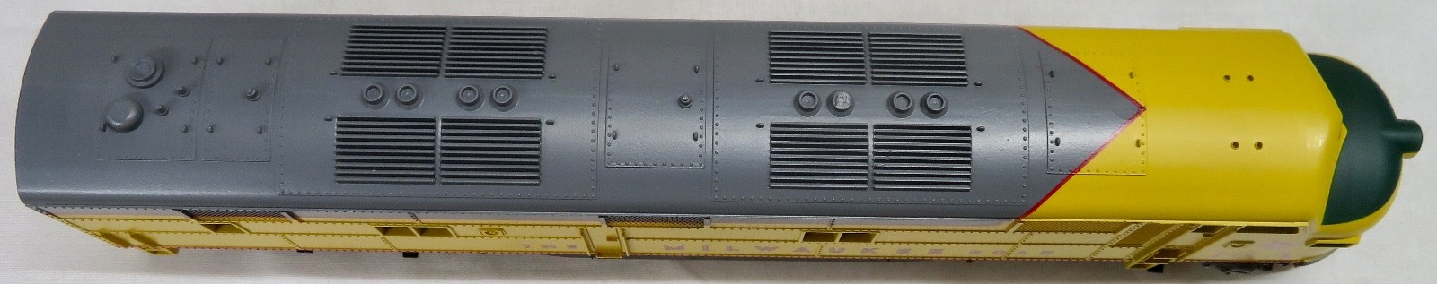 CON-COR – HO EMD E-7A 16A – Milwaukee Rd – Powered DBL HDLT #0015-002330 – New