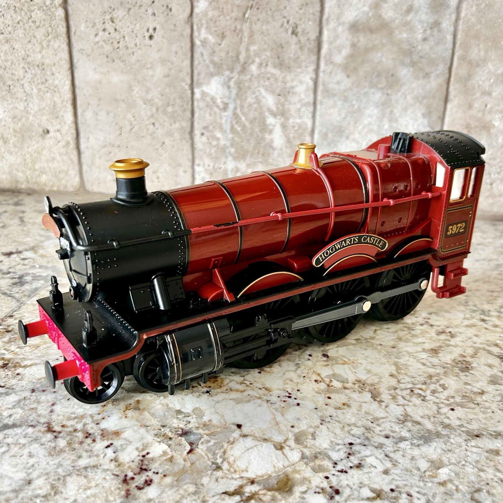 Lionel G Gauge-Hogwarts Express 5972 ENGINE & TENDER Harry Potter Railway Read