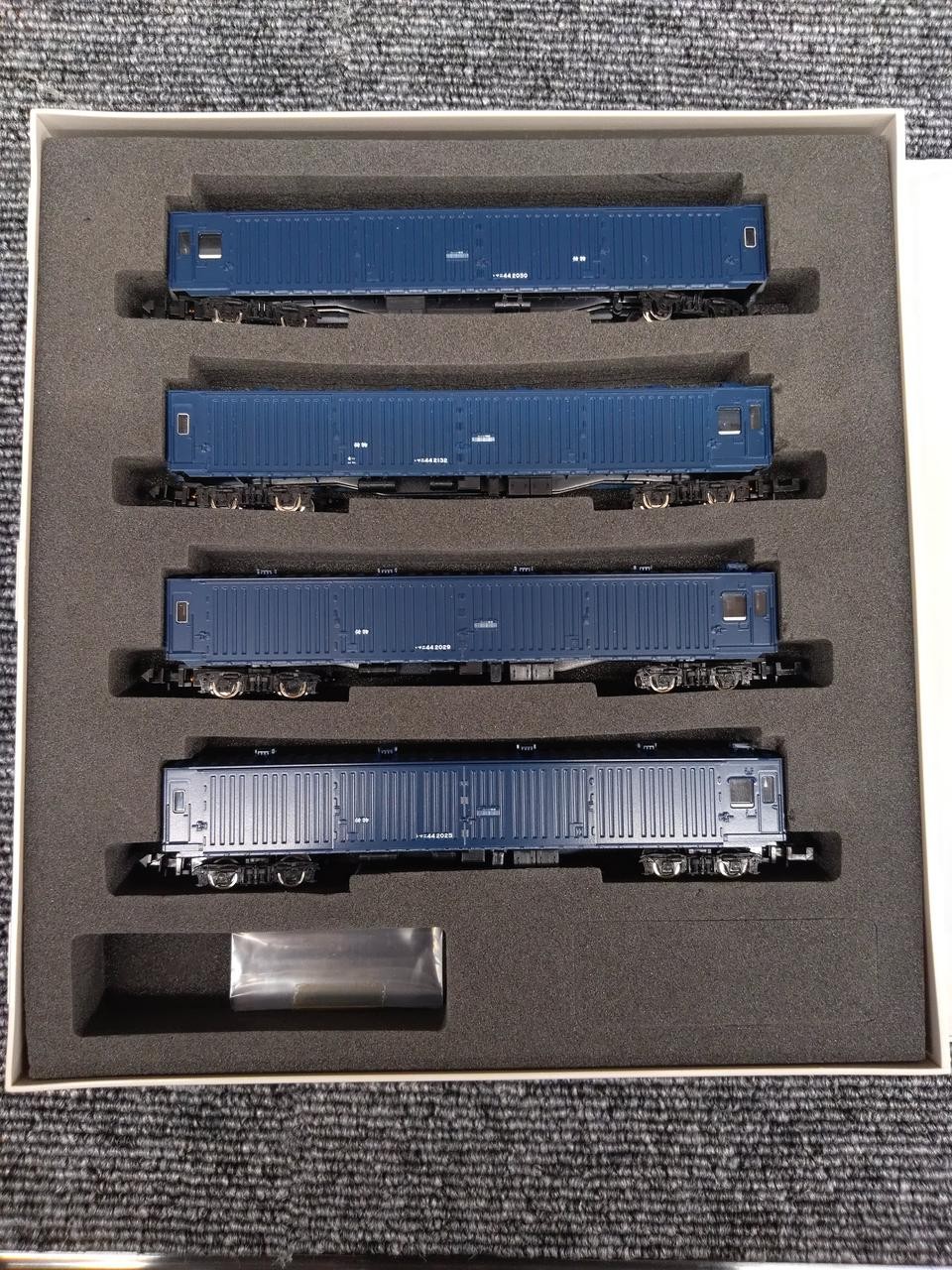 GREEAX 4212 MANI 44 4-car set, standard paint, N Gauge