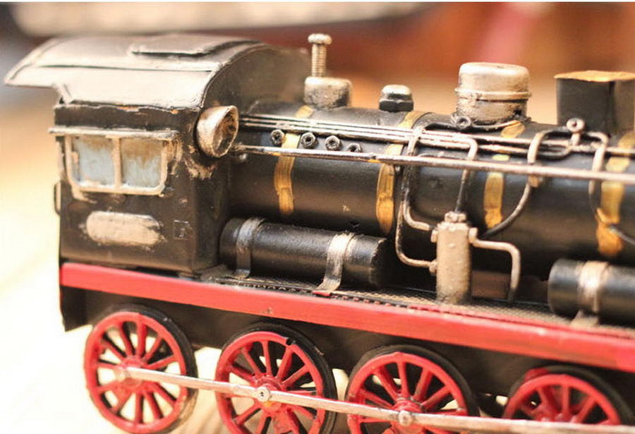 Hand Made Tin Metal HO Scale Model Railroad Trains Steam Locomotive Home Decorat