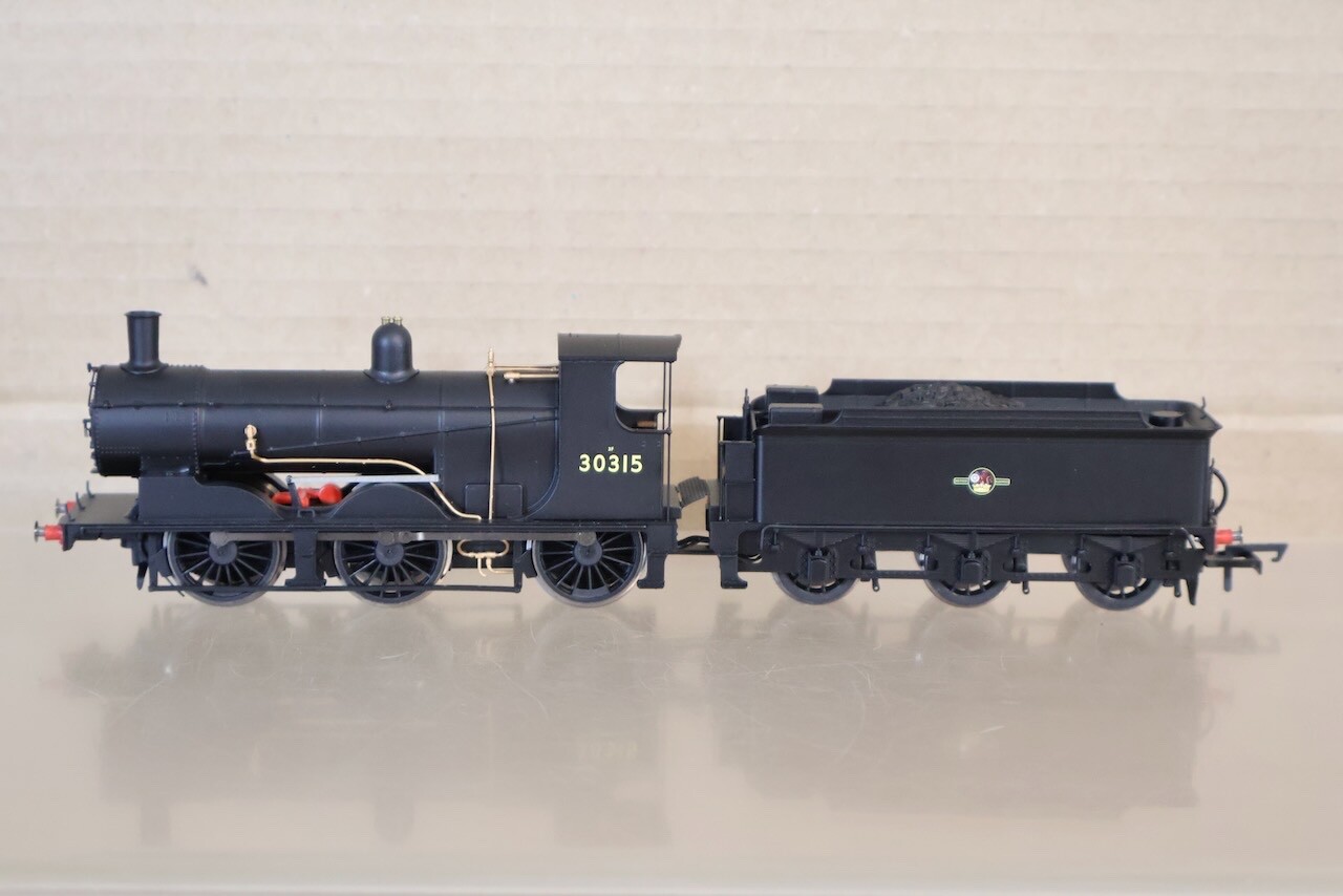 HORNBY R3239 DCC READY BR 0-6-0 DRUMMOND CLASS 700 LOCOMOTIVE 30315 om