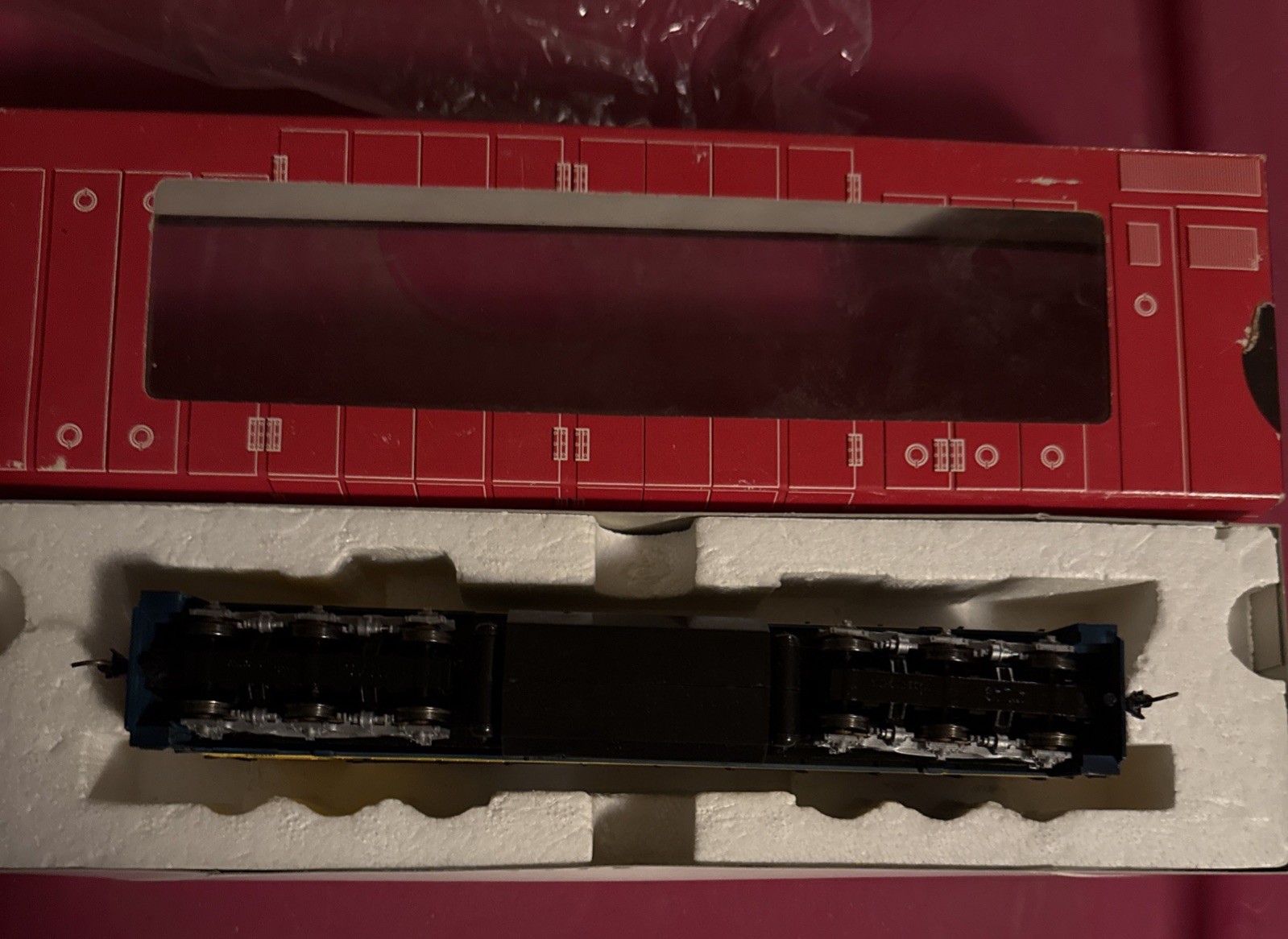Atlas Ho Scale Diesel Locomotive Santa Fe C30-7 #8033