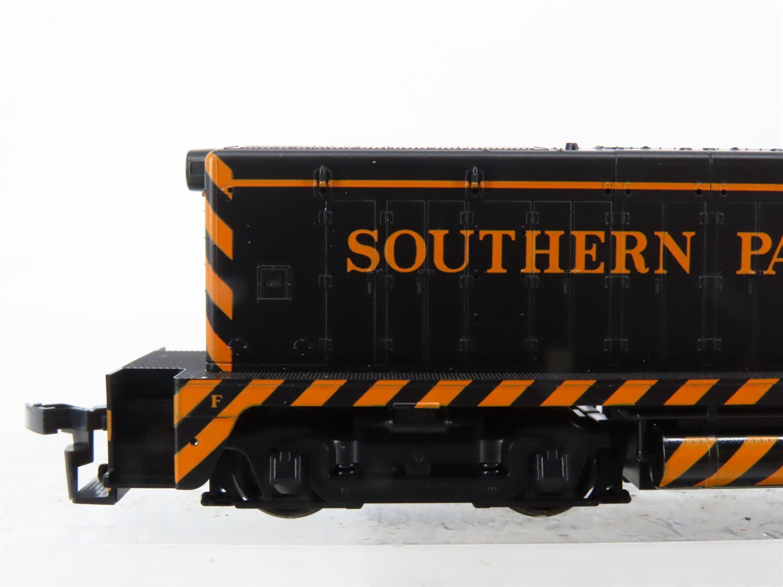 HO Scale KATO 37-1010 SP Southern Pacific EMD NW 2 Ph. 1 Diesel Switcher #1313