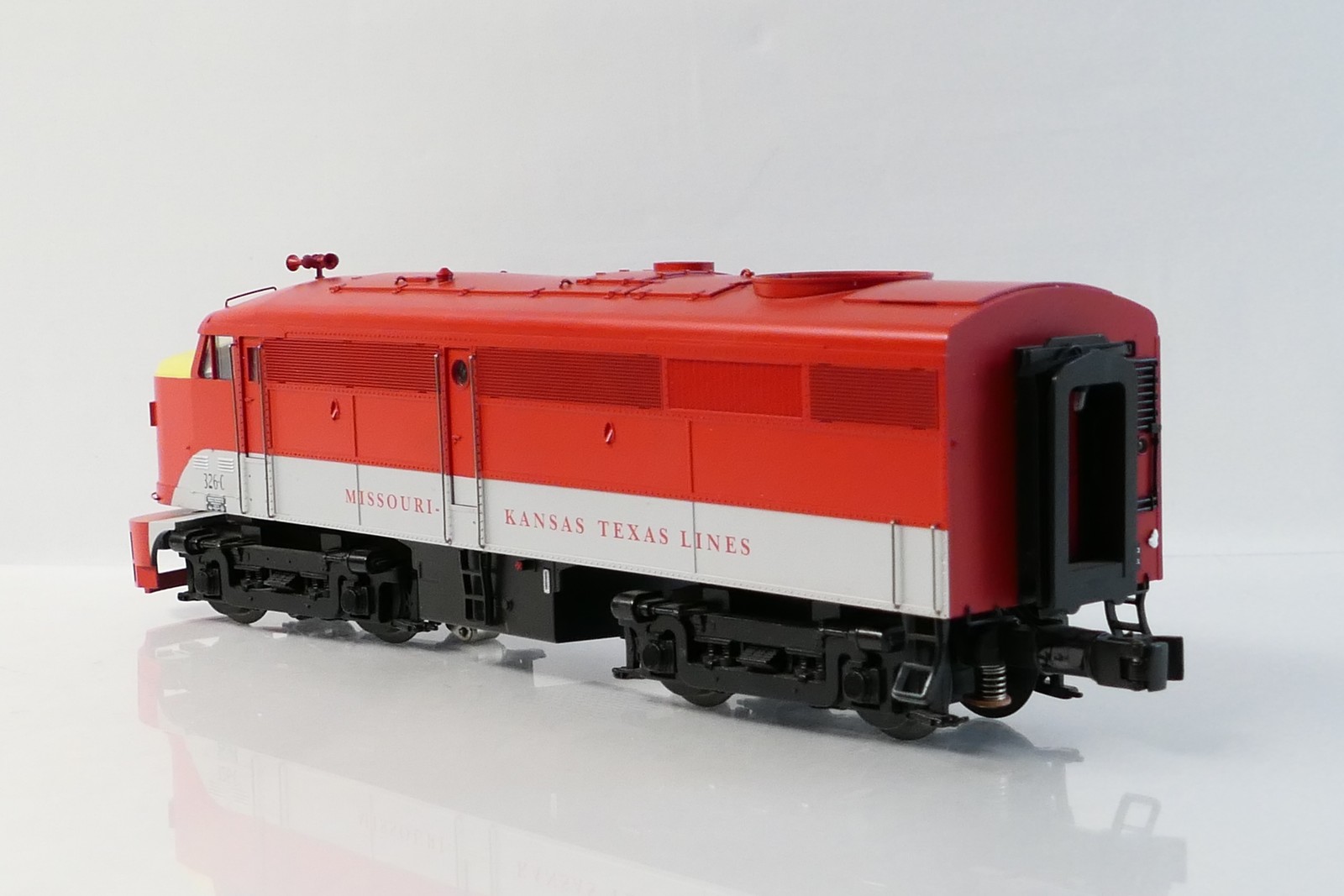 Lionel 38182 O MKT Scale FA (Non powered) FB Locomotive Set MKT