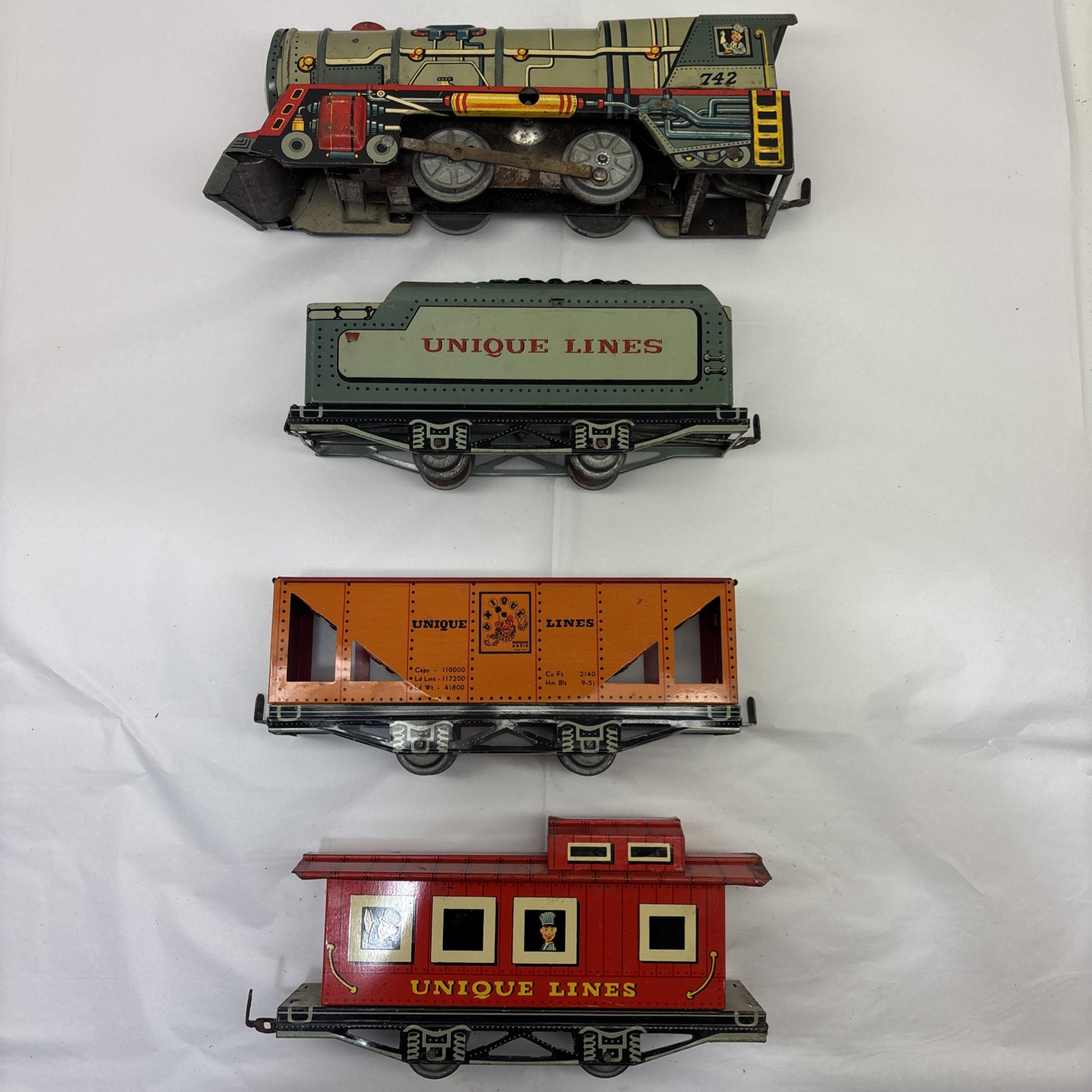 Unique Art/Lines #742 Clockwork Locomotive Set