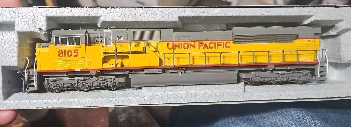 kato ho scale locomotive EMD SD90/43MAC Union Pacific #8105