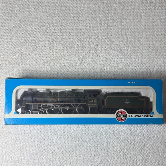 AIRFIX Royal Scot British Railways 4-6-0 OO Scale Locomotive 54121-3 (New)