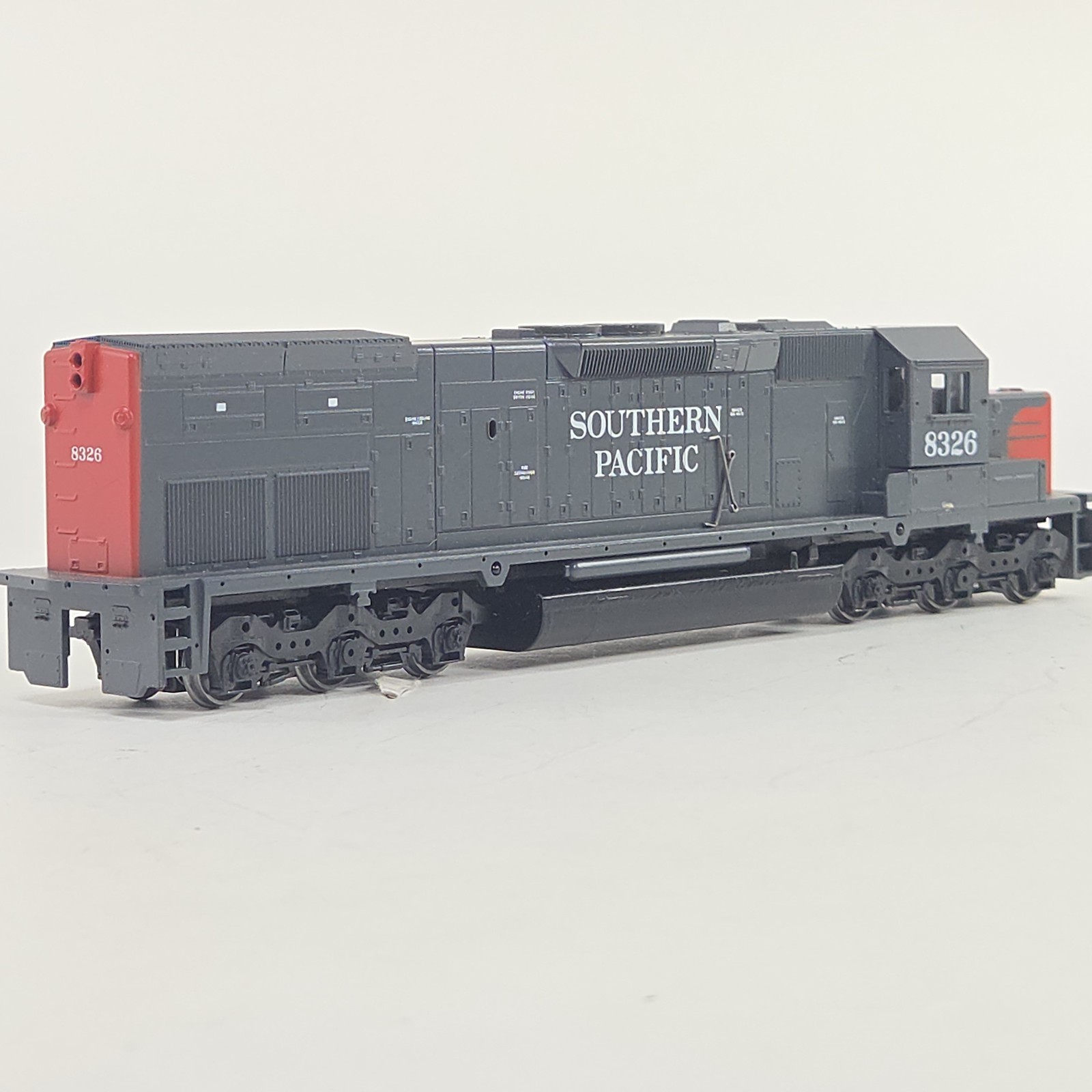 Athearn Blue Box HO Scale Southern Pacific SP #8326 SD40T-2