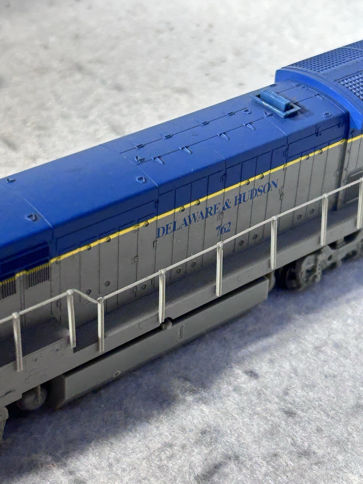 Handsome Atlas U-33C Delaware & Hudson Railway Locomotive HO