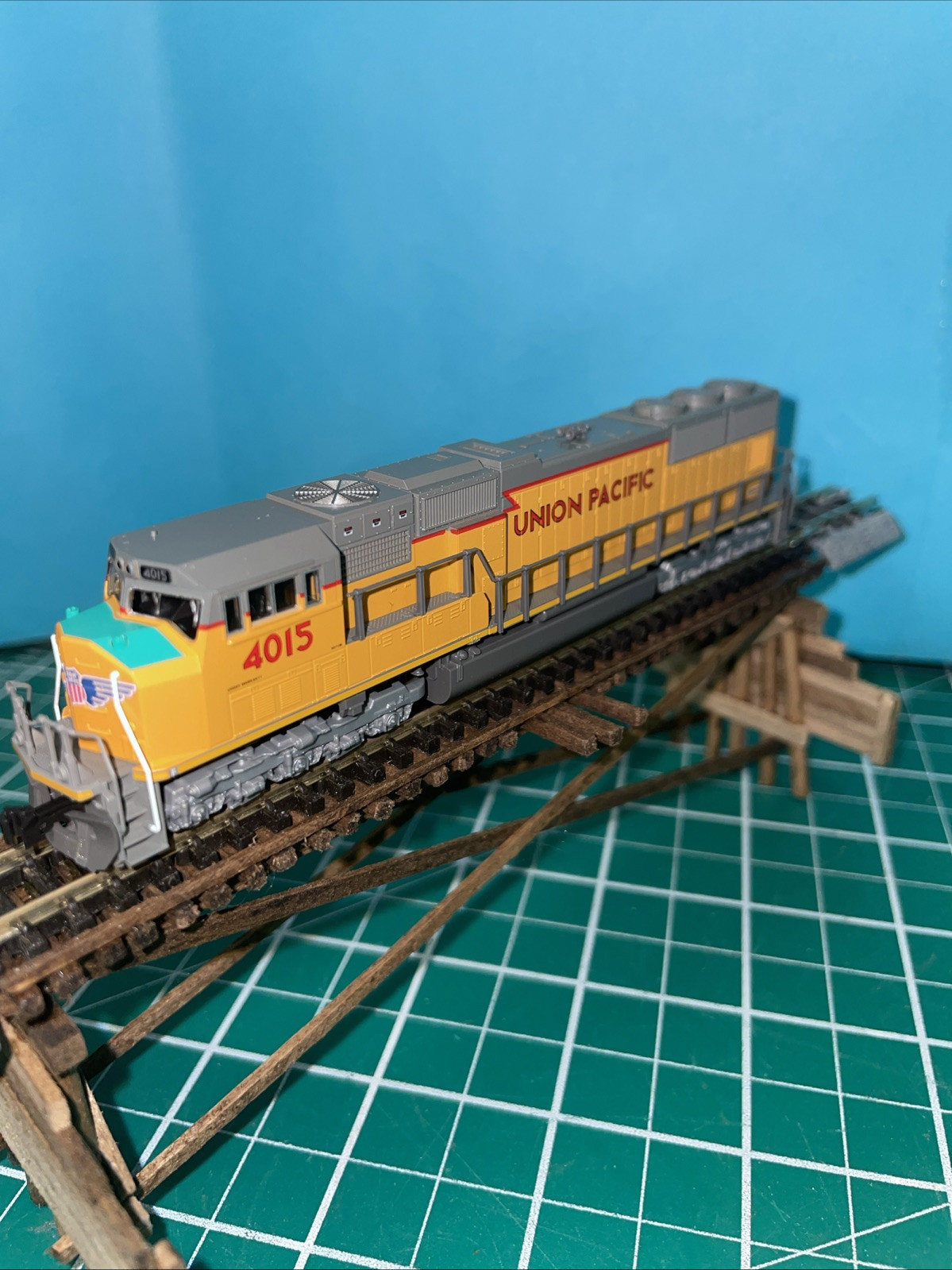New! N-Scale Kato 176-4015-S EMD SD/70M W/ LokSound UP Excursion #4015 $ 335.00
