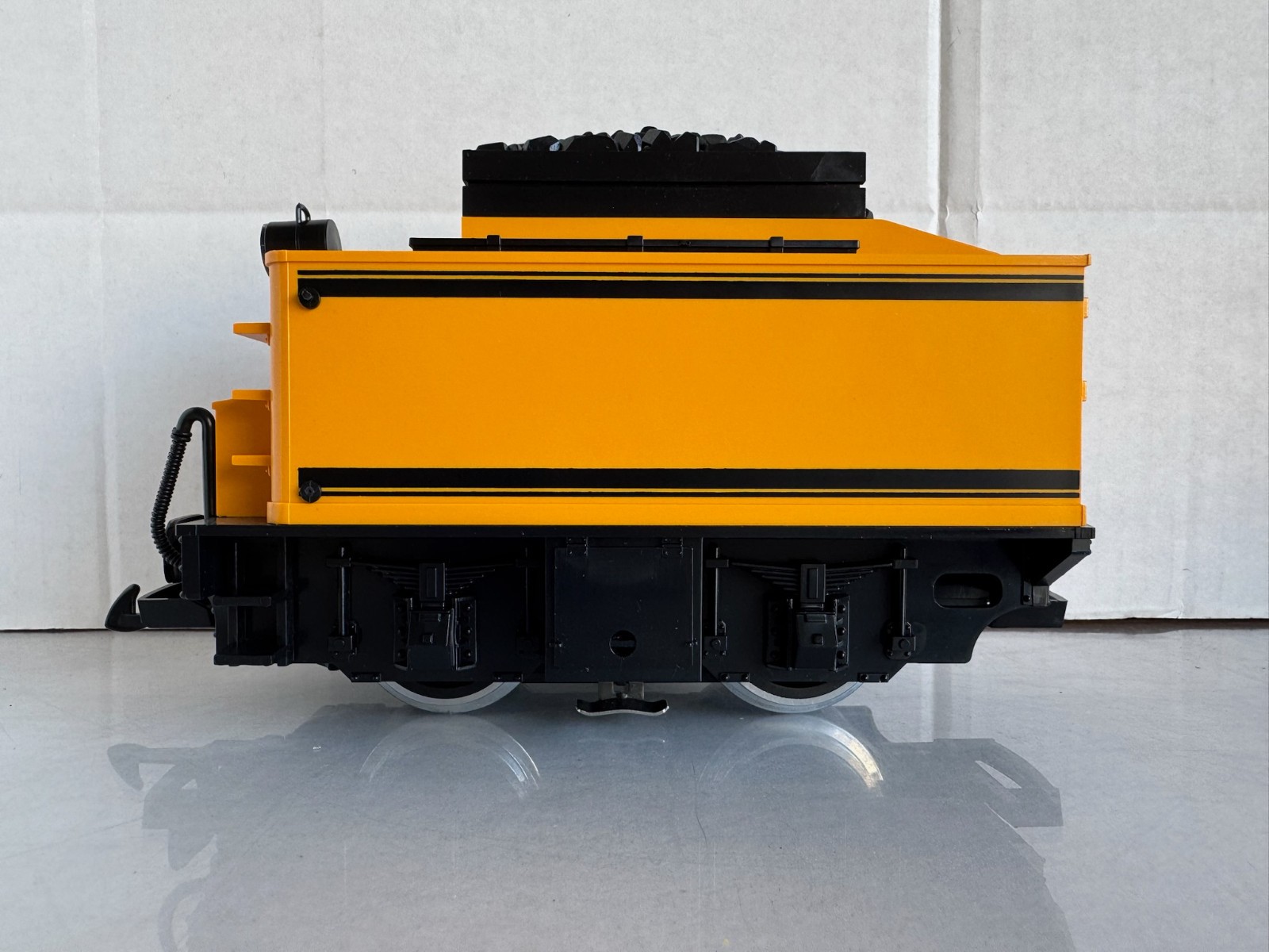 LGB 69576 – Powered Yellow Tender for Stainz Steam Locomotives NEW with box