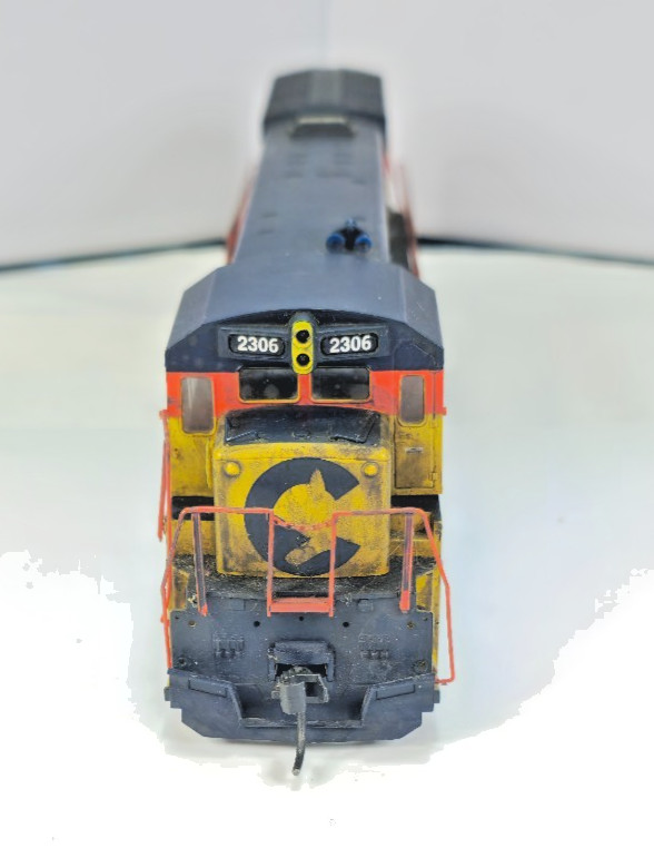 Atlas HO Weathered Chessie System C&O GP38 Diesel Locomotive RTR KD Couplers