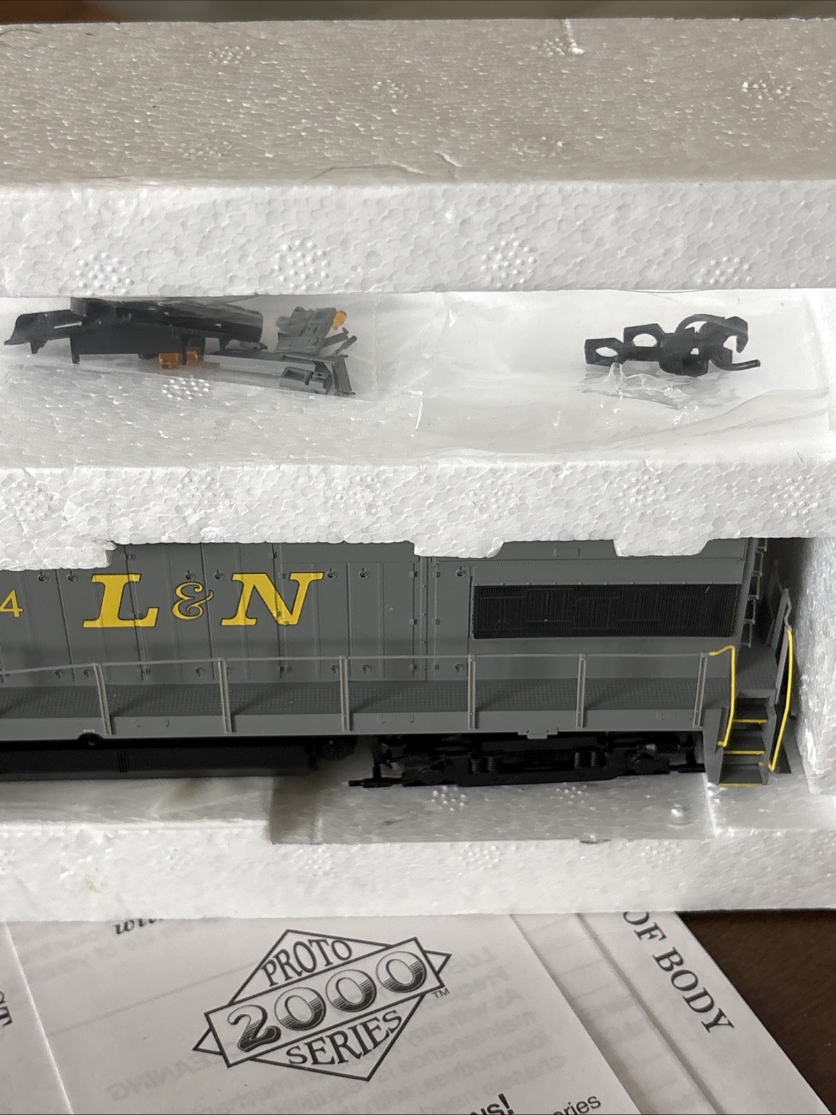 Walthers Proto 2000 HO U28B Locomotive L&N #2504 New