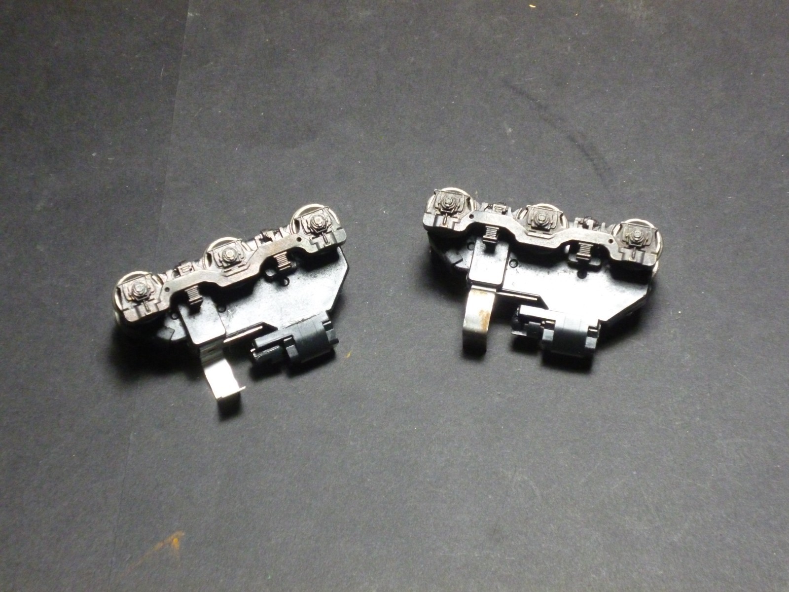Ho Athearn Diesel locomotive U30C 6 wheel trucks pair worm gear Metal sides