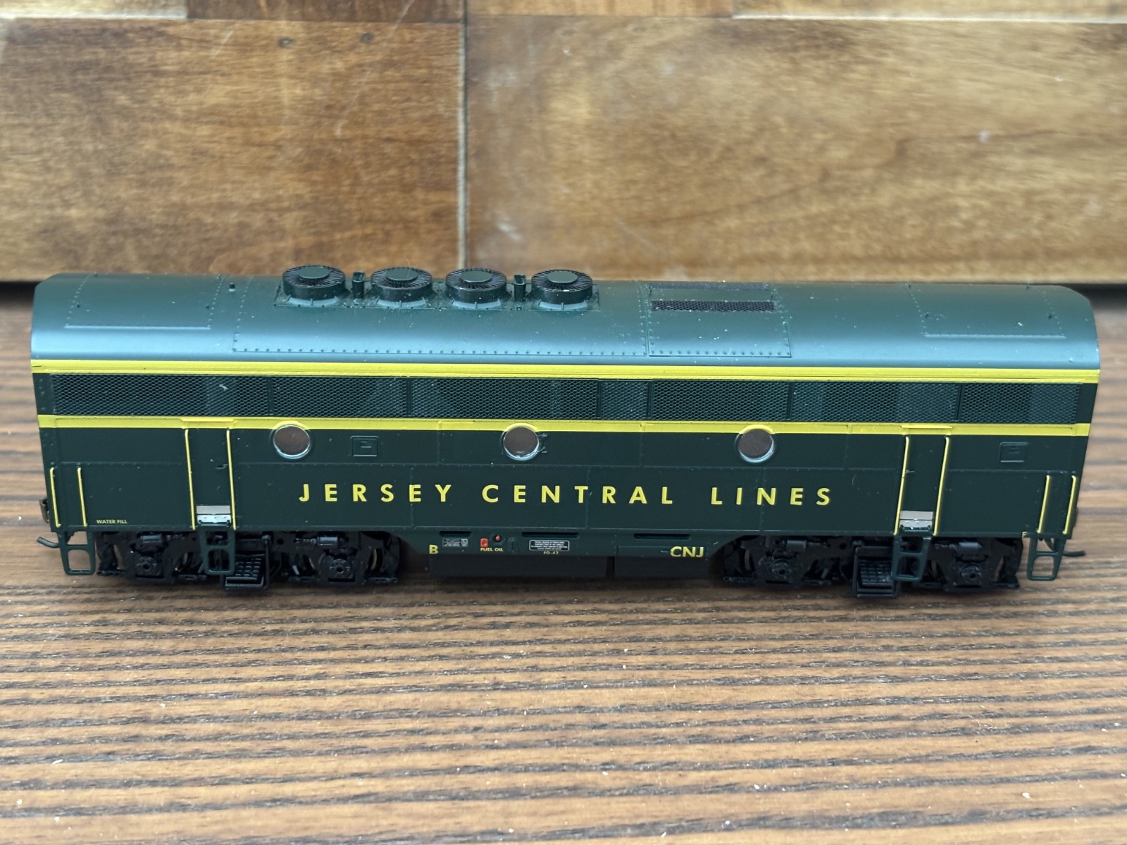 Athearn Genesis HO Scale Jersey Central F3 Locomotive and B Unit Excellent Runs